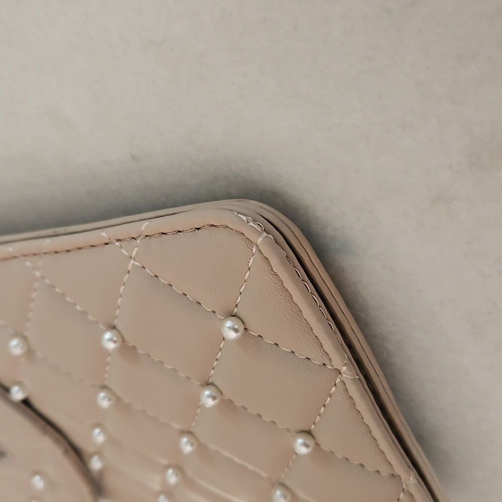 BADGLEY MISCHKA Quilted Crossbody Bag - Picture 12 of 12